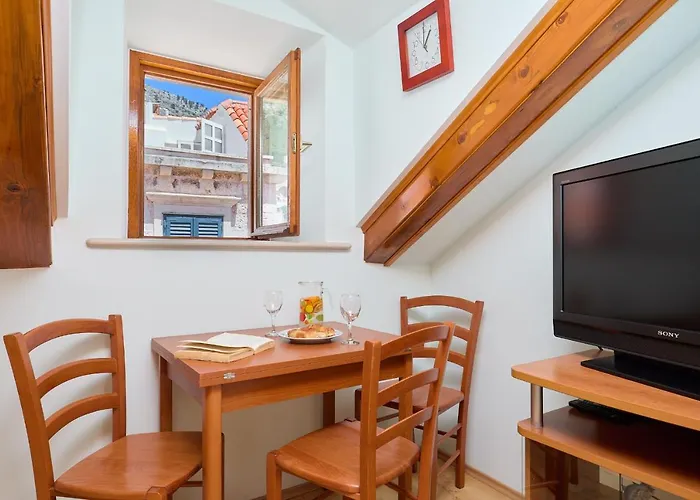 Hedera Estate, Hedera A21 *