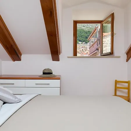 Hedera Estate, Hedera A21 *